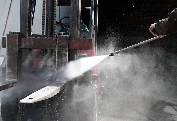 Best Commercial Pressure Washing  in Oak Grove, MS
